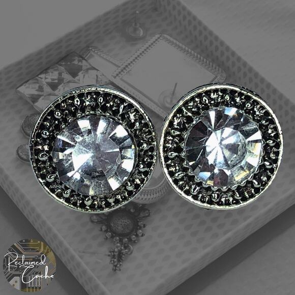 Round Diamond Stud Earrings - Picture 1 of 5